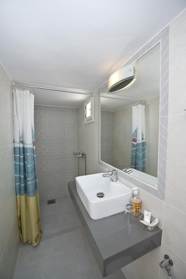 Karboni Guest house *