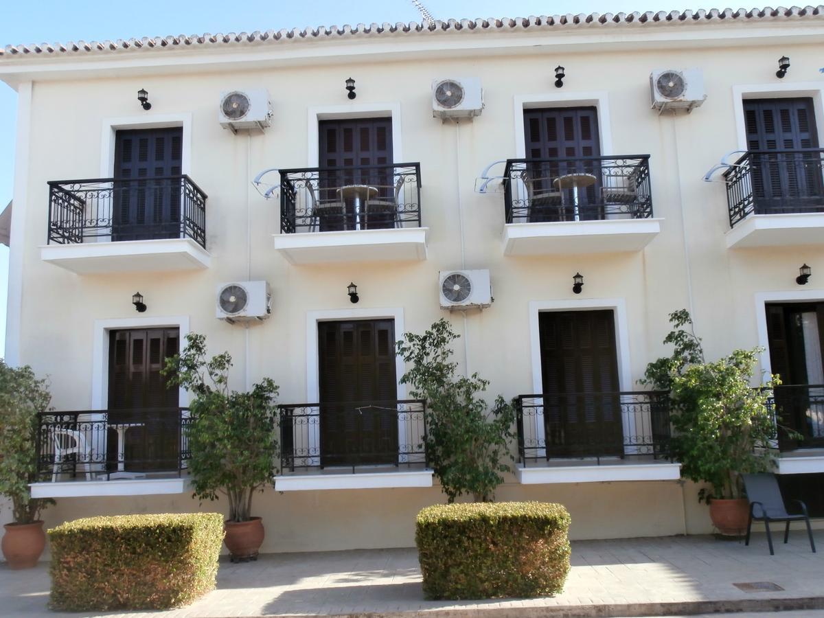 Aris Hotel