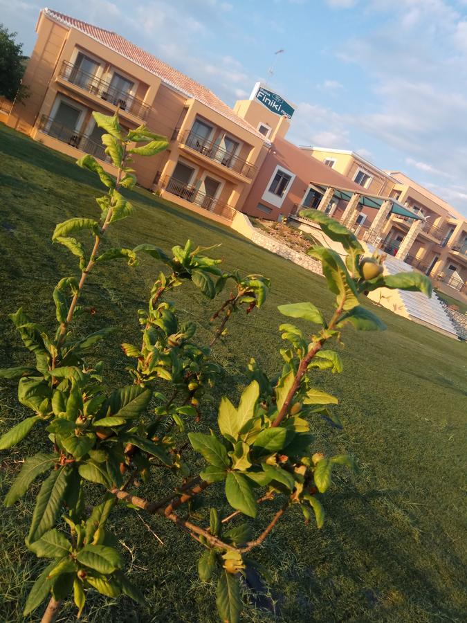 Aparthotel Finiki Plaza