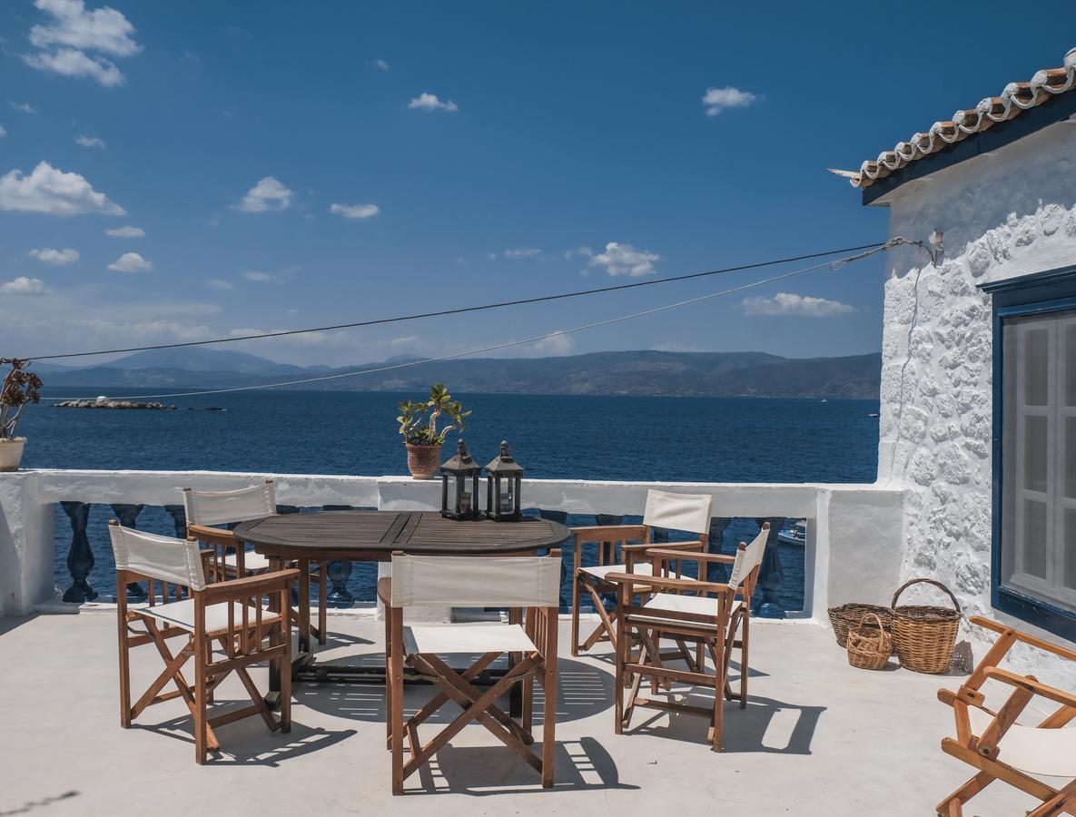 Lotus Sweet Hydra * Hydra (Saronic Islands)