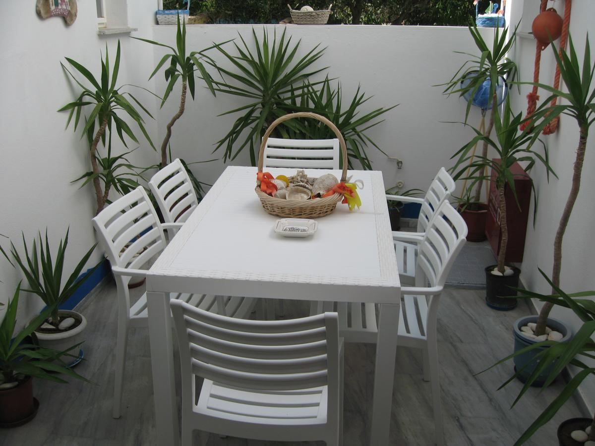 Augusta & * Naousa (Paros)