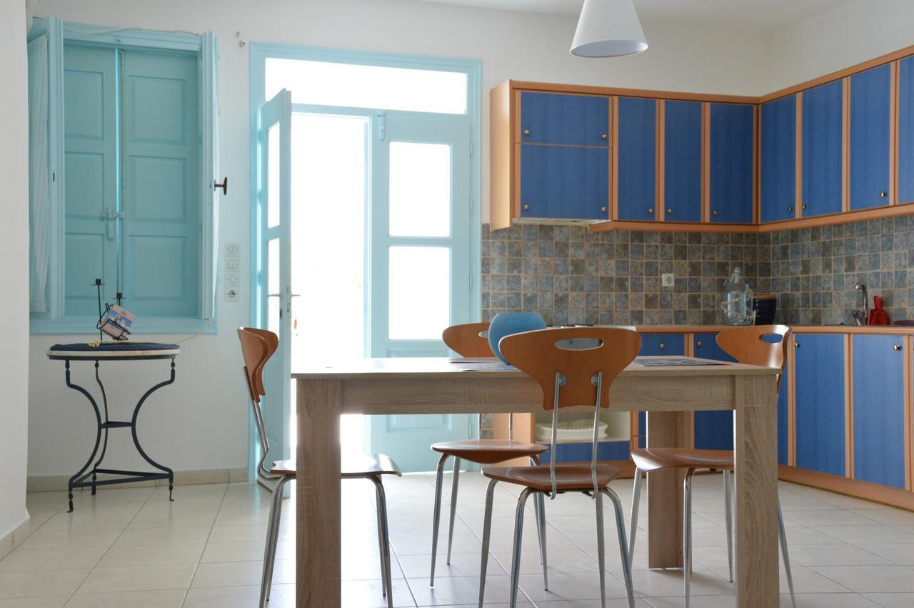 Soulis 2* Adamantas (Milos)