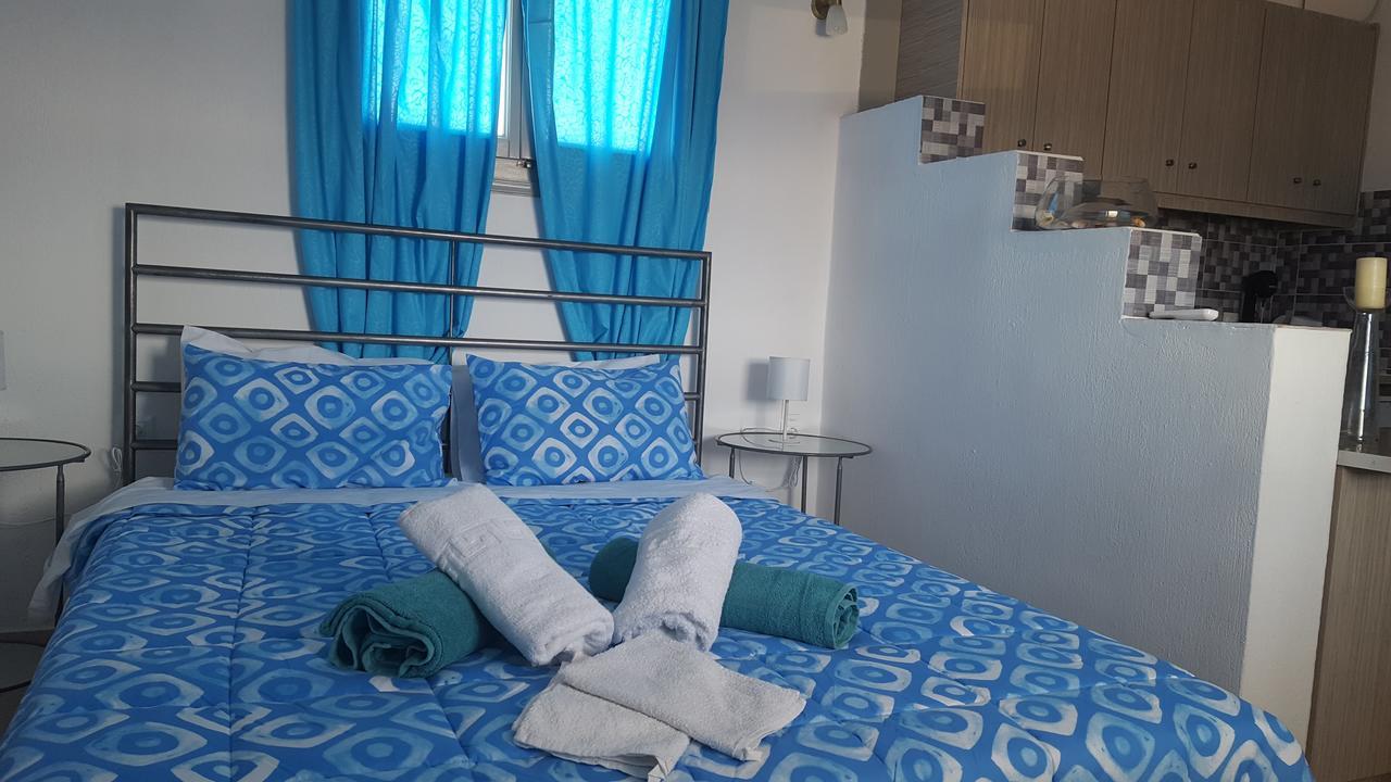Pleasure Beachside Perissa (Santorini)