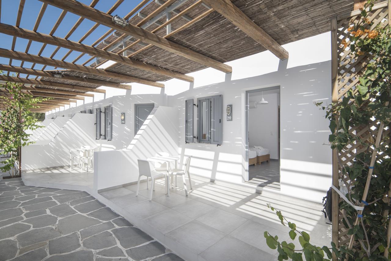 Far Out Beach Club Resort & Camping * Mylopotas