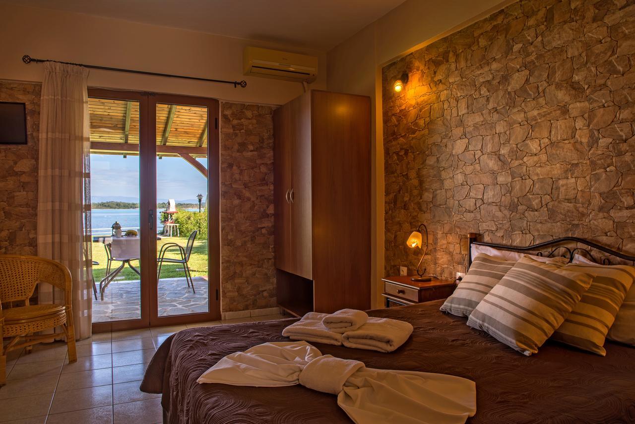 Edra Studios Apartment Vourvourou