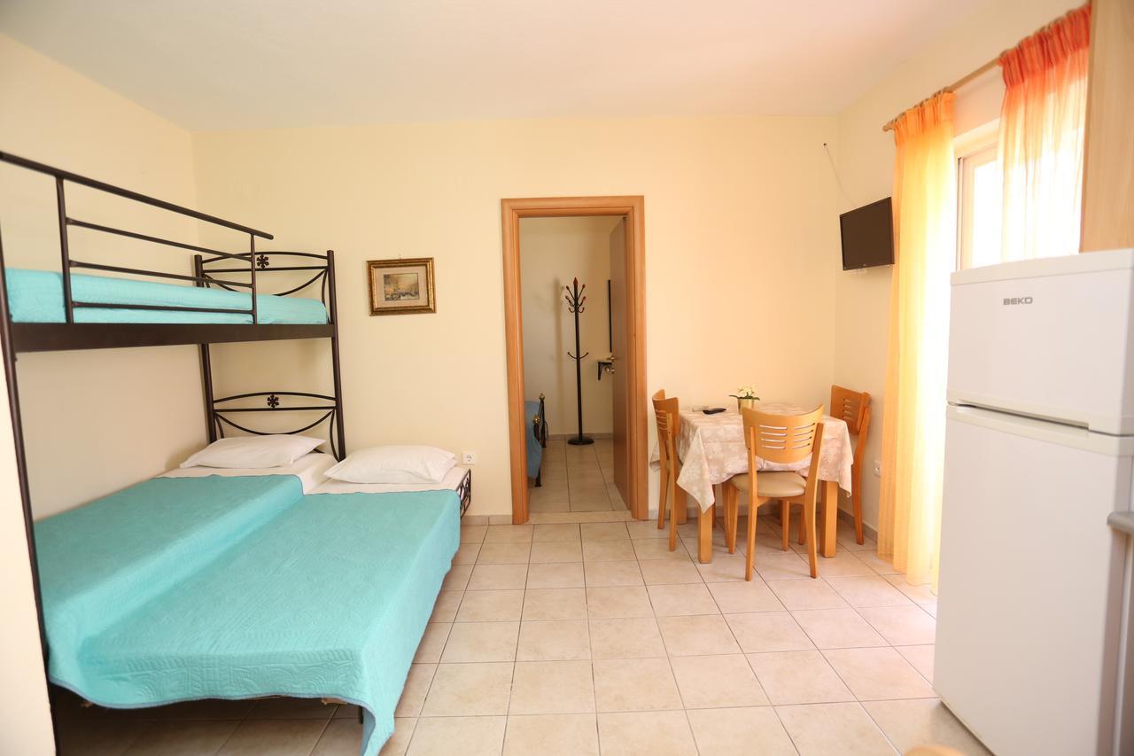 Apartment Katerina Pefkochori