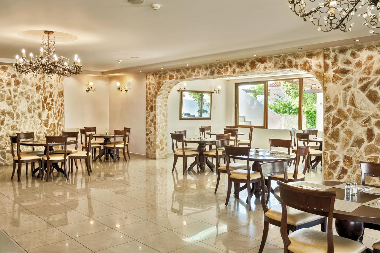 Adelais Hotel