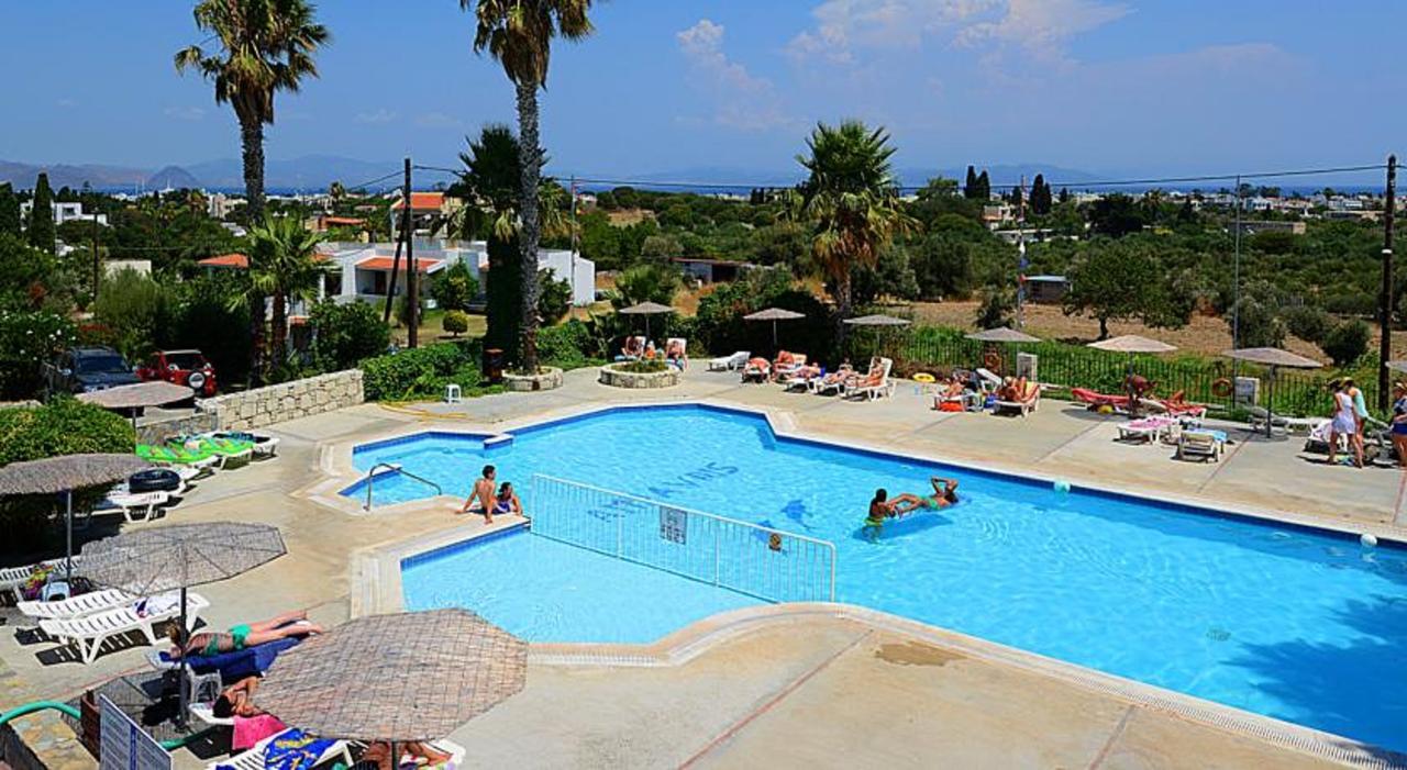 Ampavris Family Aparthotel 3*