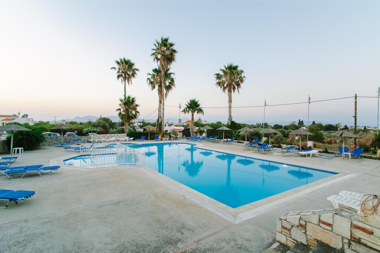 Aparthotel Ampavris Family 3*