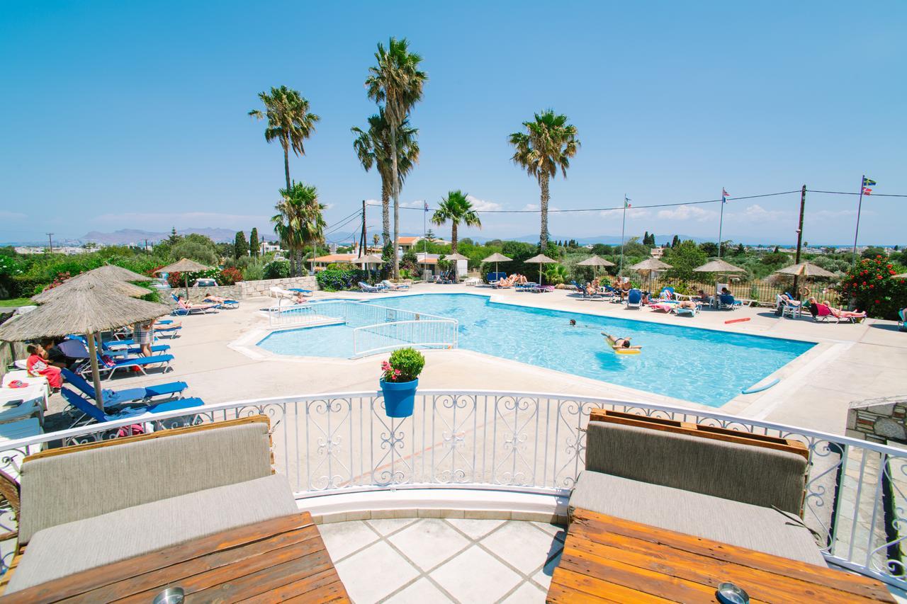 Aparthotel Ampavris Family