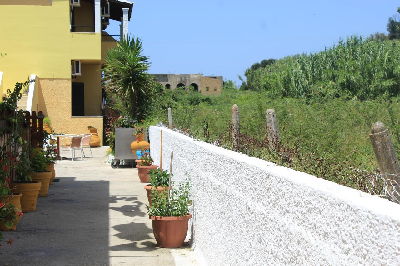 Chrysanthi Melitsa Apts. *