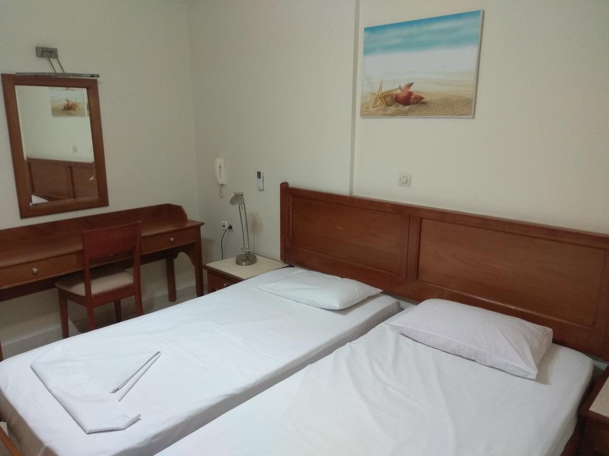 Captain Yiannis Studios & Aparthotel