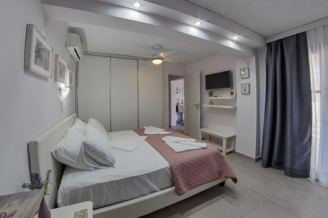 Aparthotel Irida *
