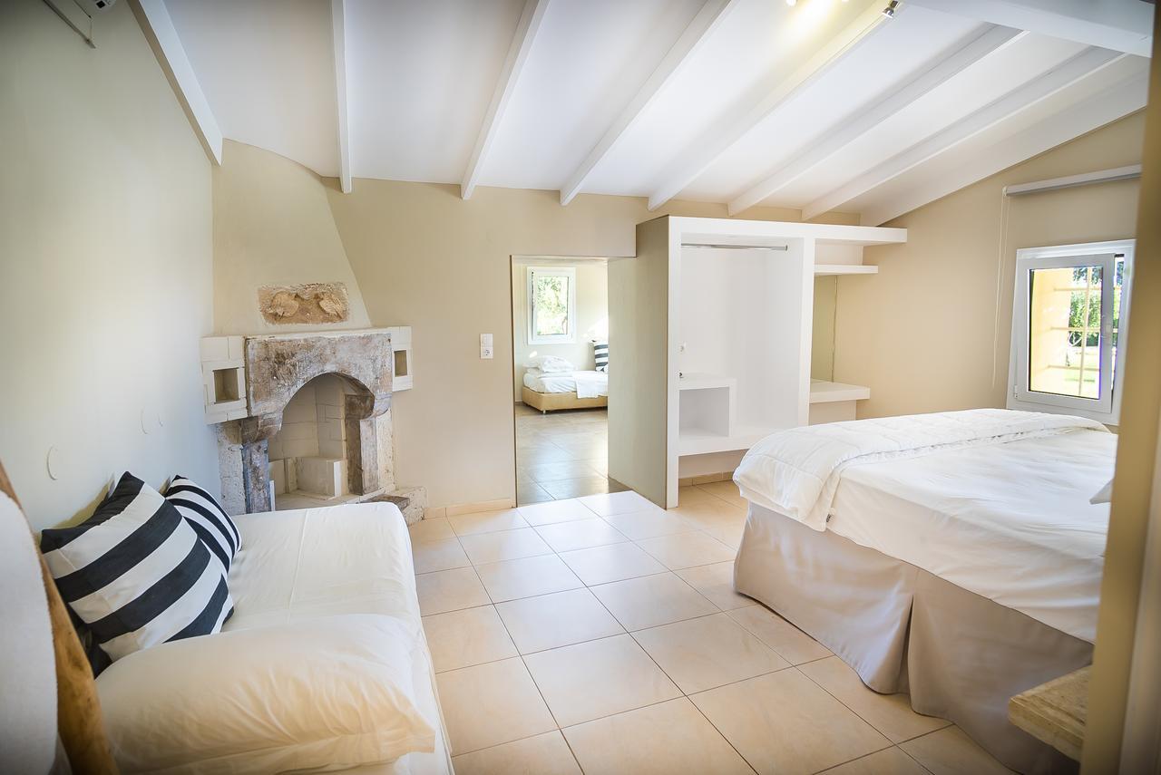 Aparthotel Parthenis & 3*