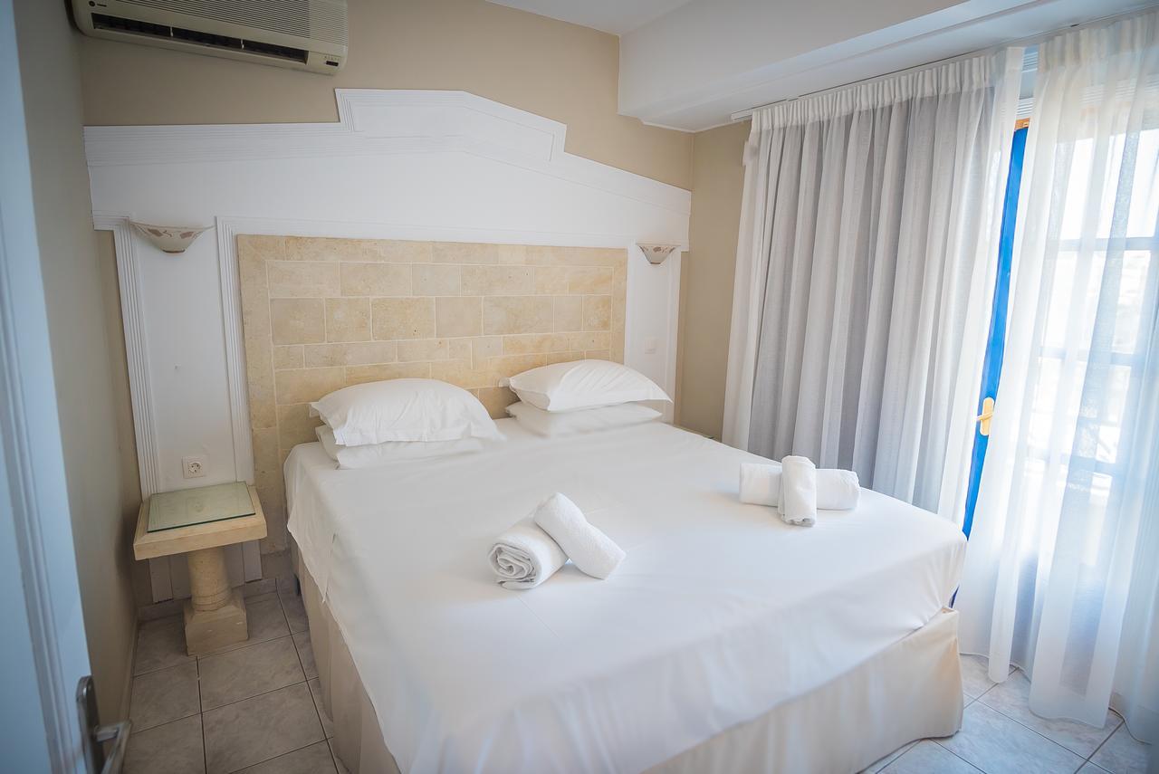 Aparthotel Parthenis & 3*
