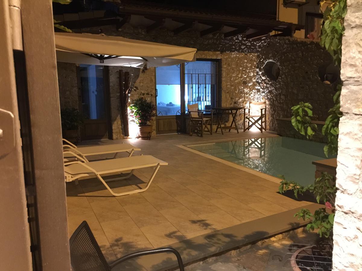 Lithos Villa *