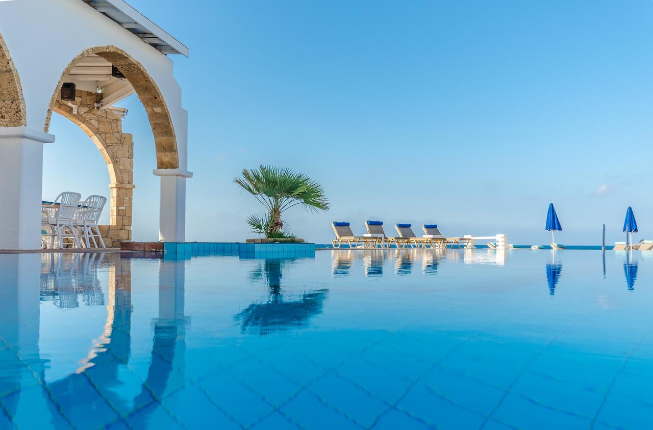 Pyrgos Blue 3*