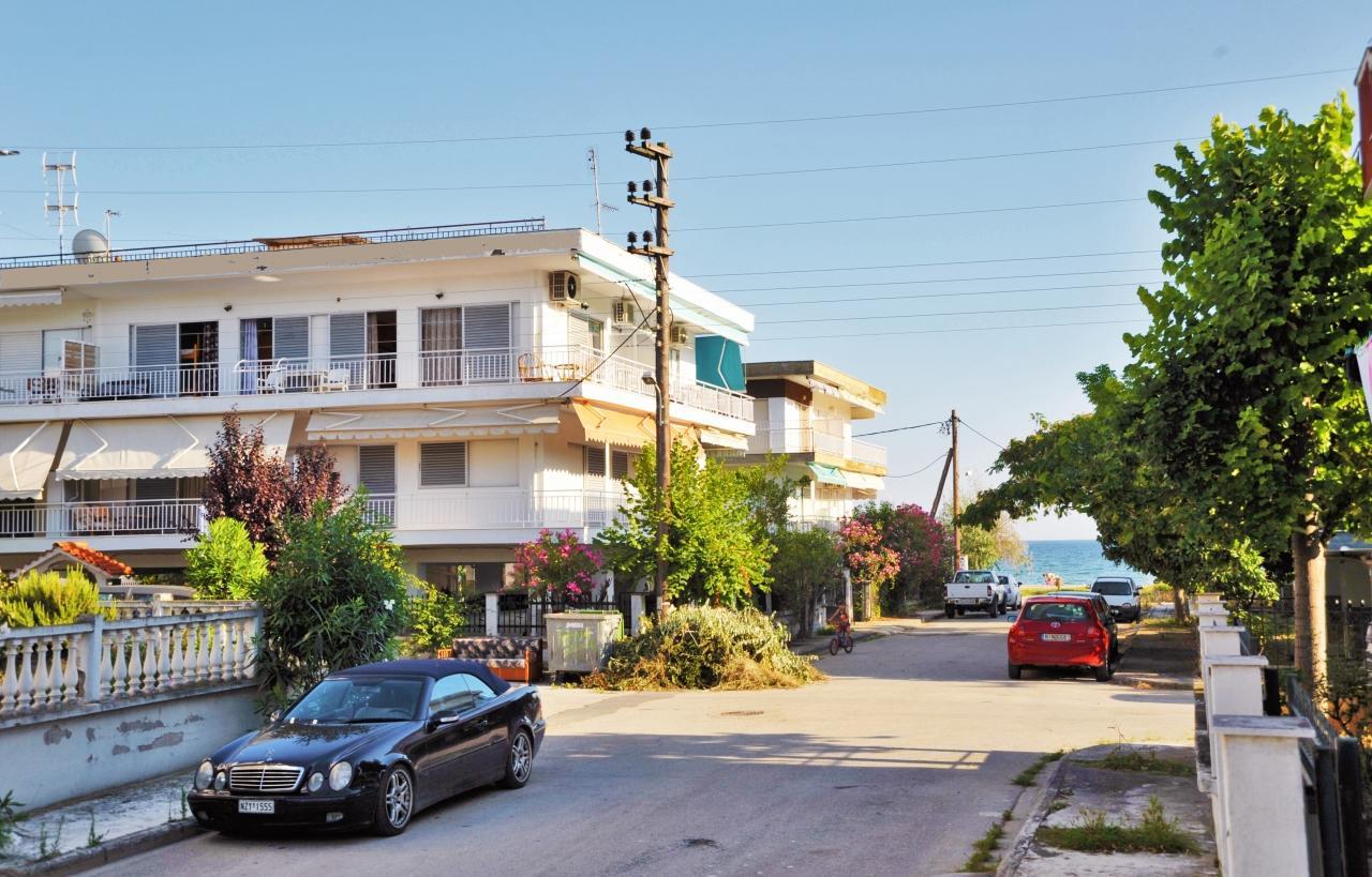 Themis 45 Steps From Beach - Halkidiki Apartment