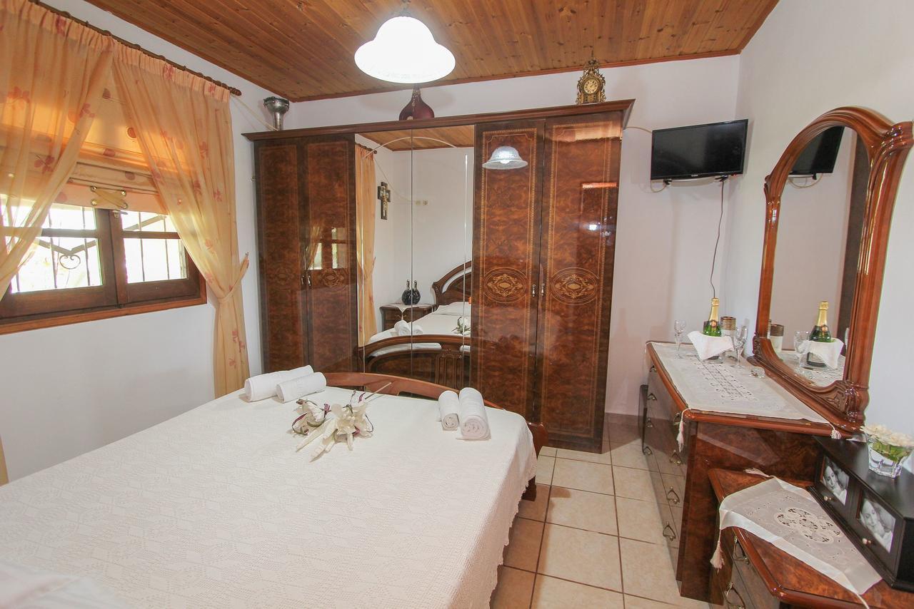 Kouros Holiday home *