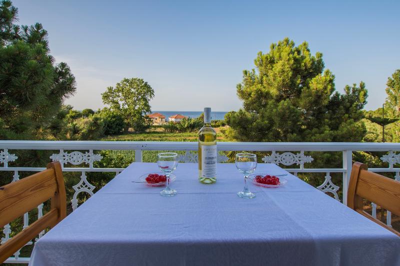 Porto Giardino Kypseli