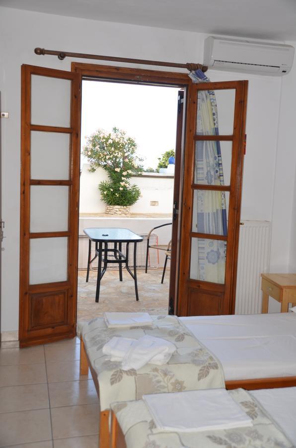 La Celestina Naousa (Paros)