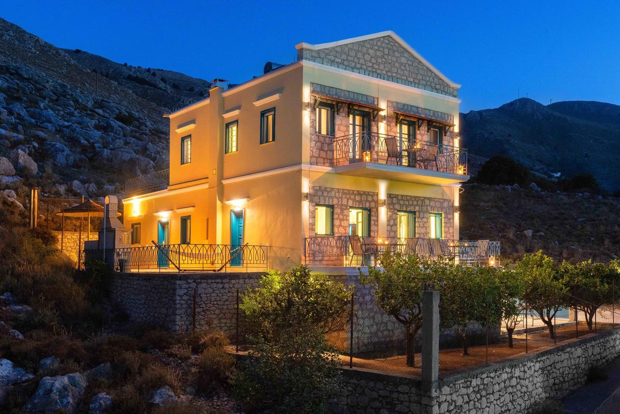 Royal Pedi * Symi