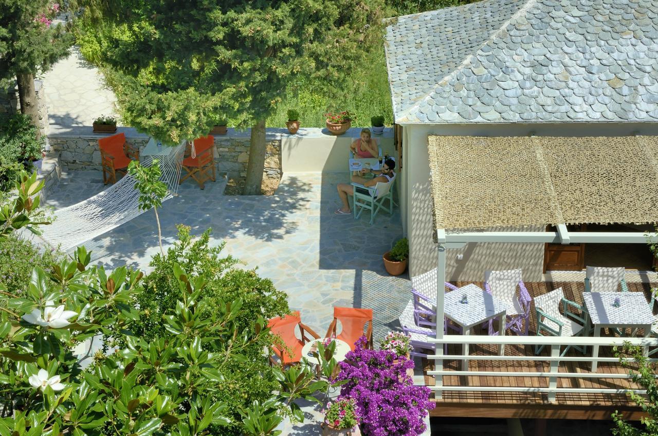 Konstantina Studios Aparthotel 3*