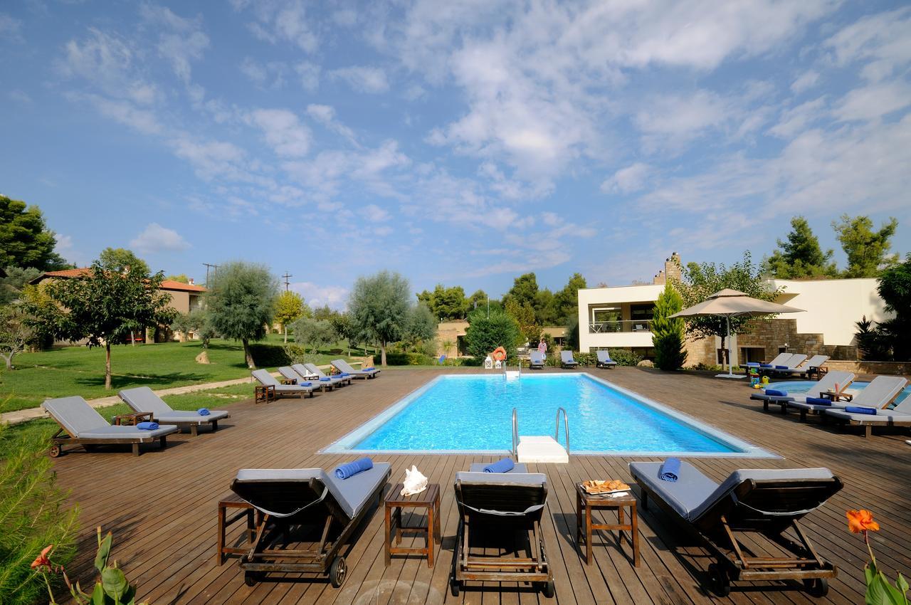 Sani Polyastron & Hotel 4*