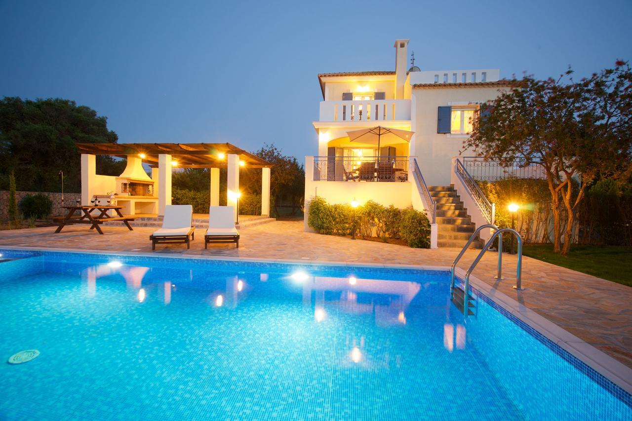 Villa Eglina Villa's