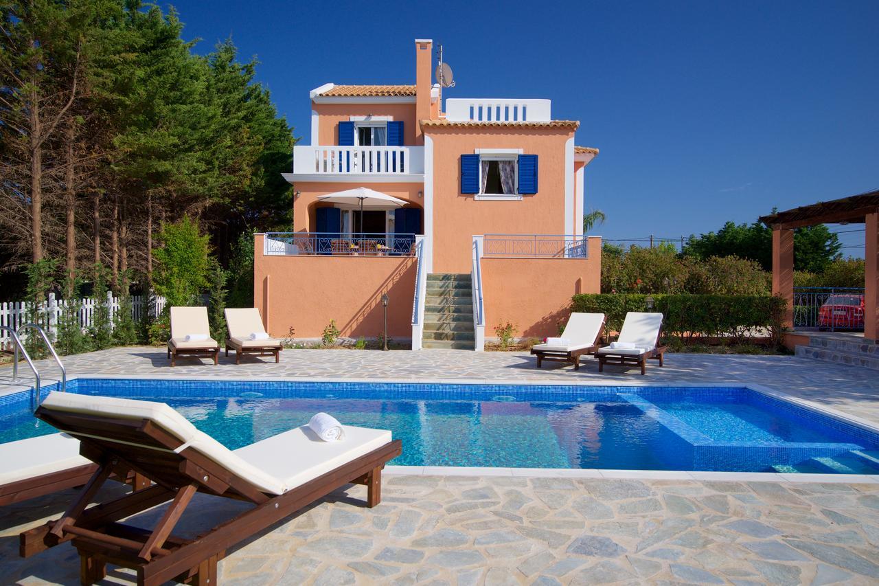 Villa Eglina Villa's *