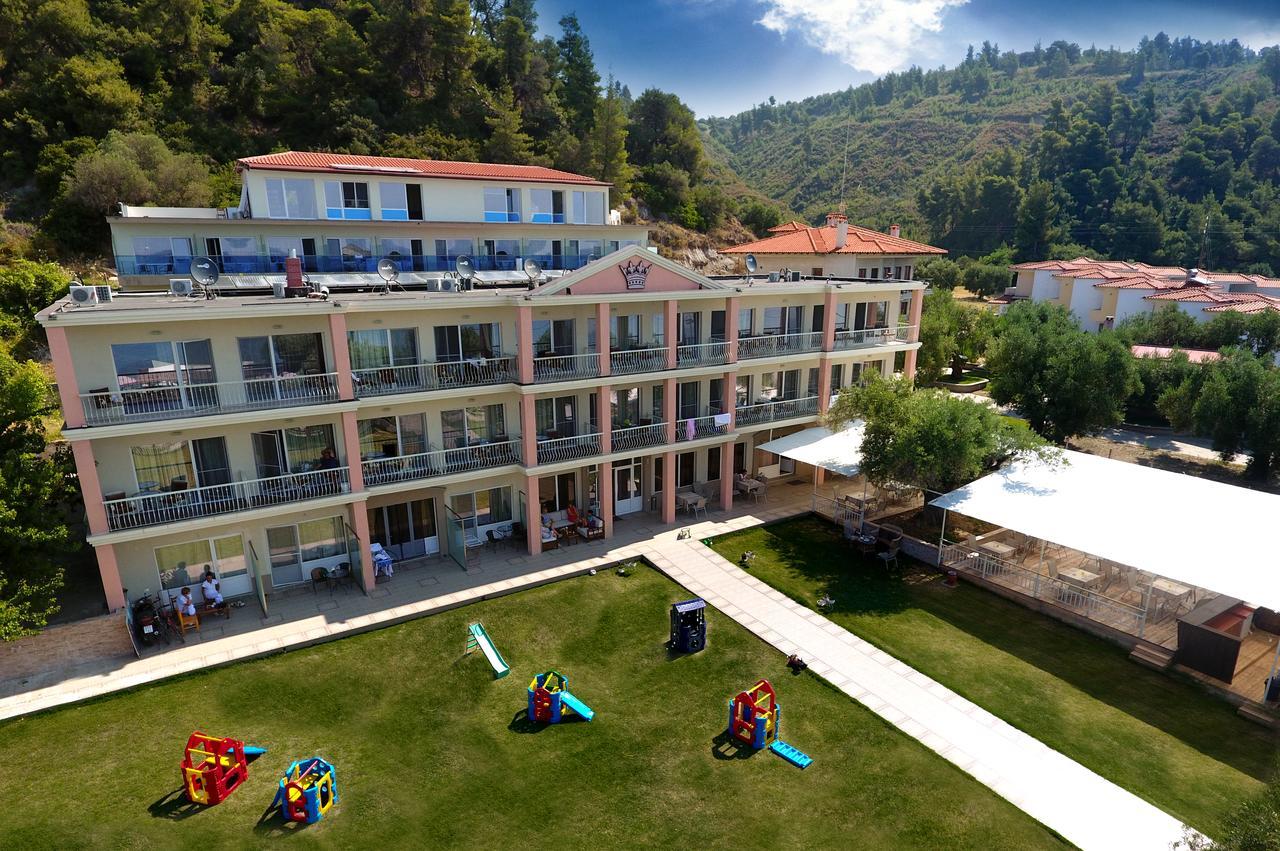 Aparthotel Crown Nea Skioni