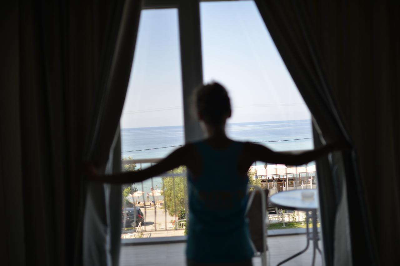 Crown Aparthotel Nea Skioni