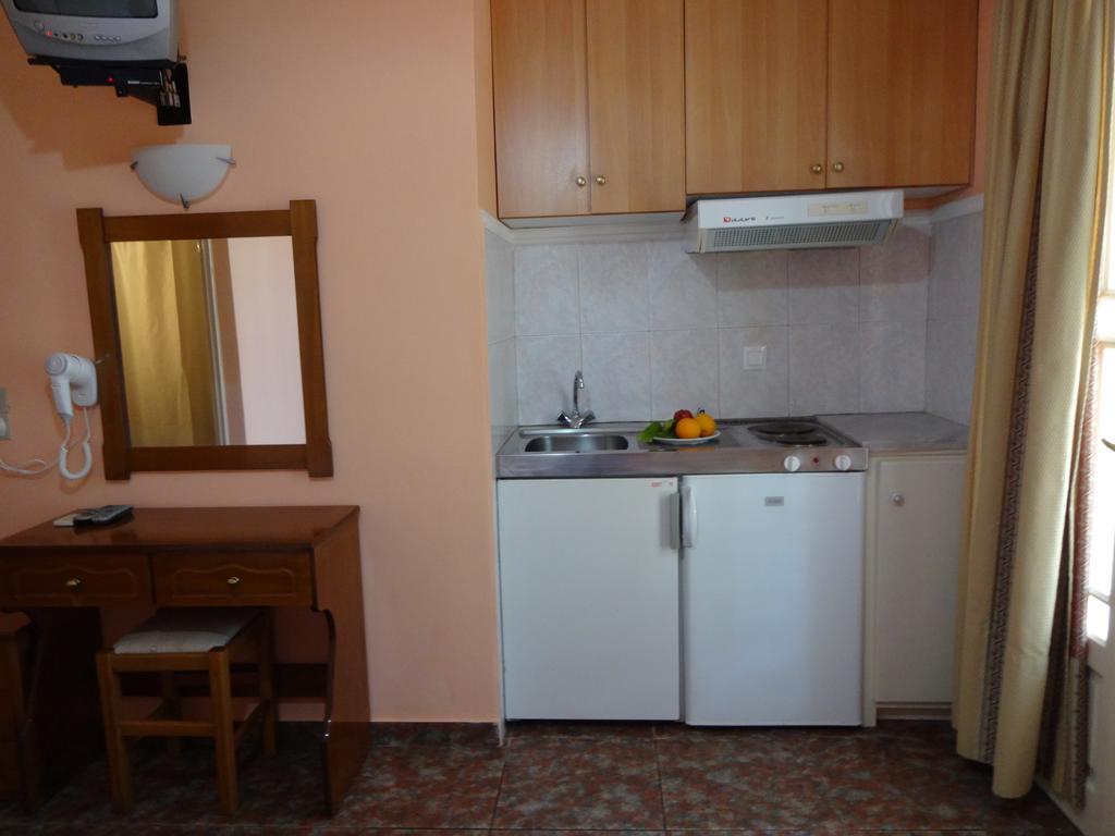 Pansion Filoxenia & Aparthotel Tsoukaladhes