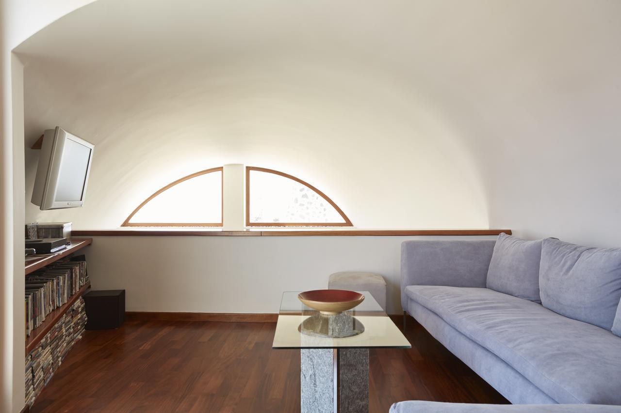 Periscope Villa