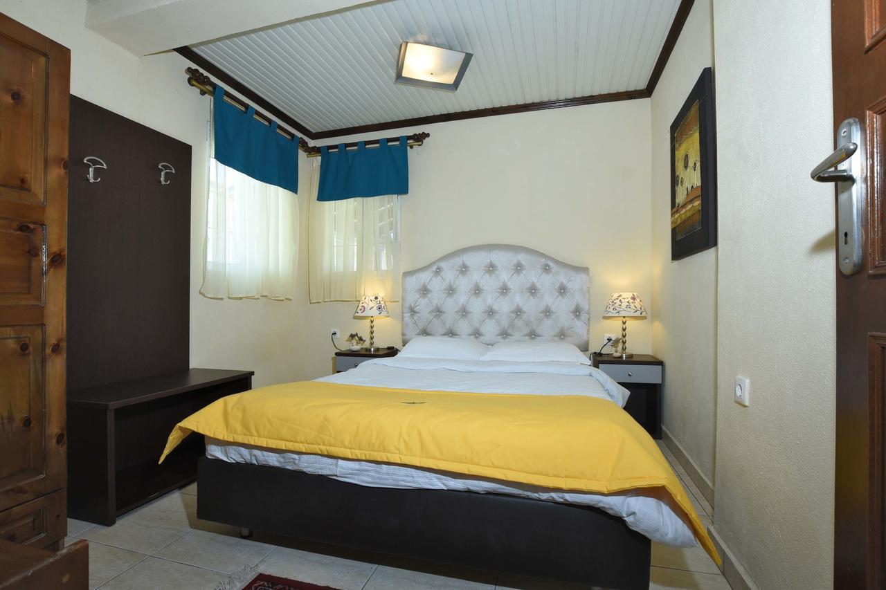 Haus Platanos & By The Sea Apartment *