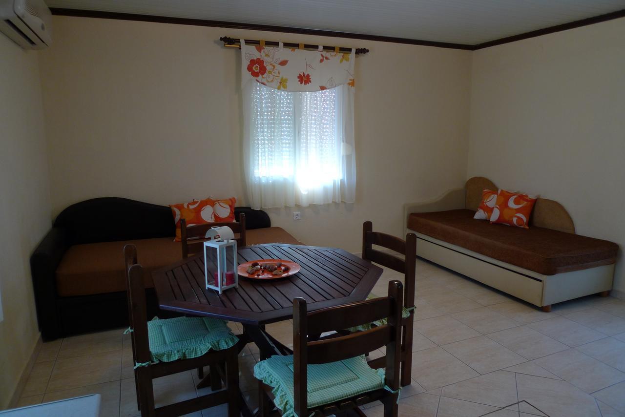 Apartment Haus Platanos & By The Sea Vourvourou
