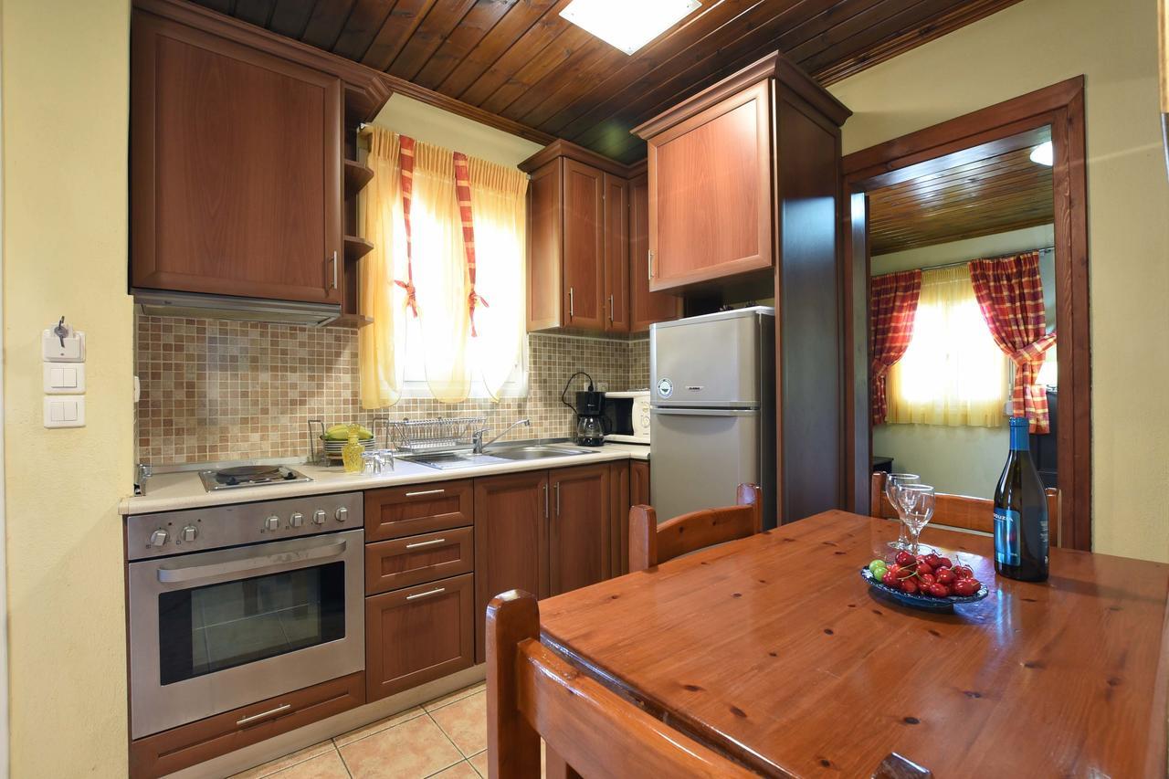 Haus Platanos & By The Sea Apartment *