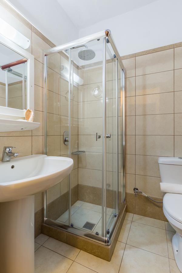 Ionia Hotel 2*