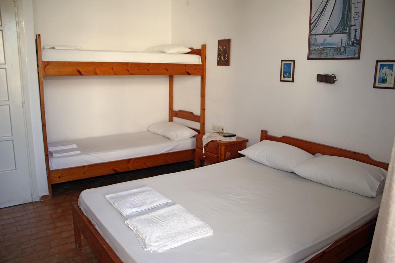 Manos Apartment Galatas (Poros)