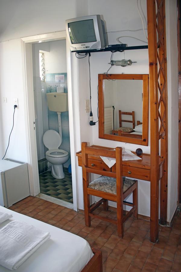 Manos Apartment *