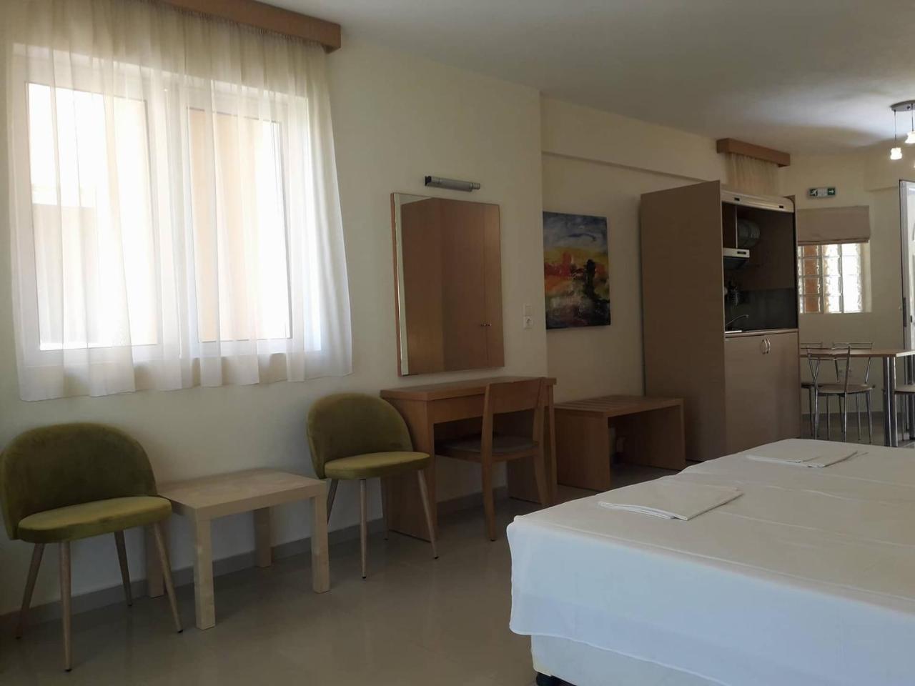 Alex House Aparthotel Zacharo