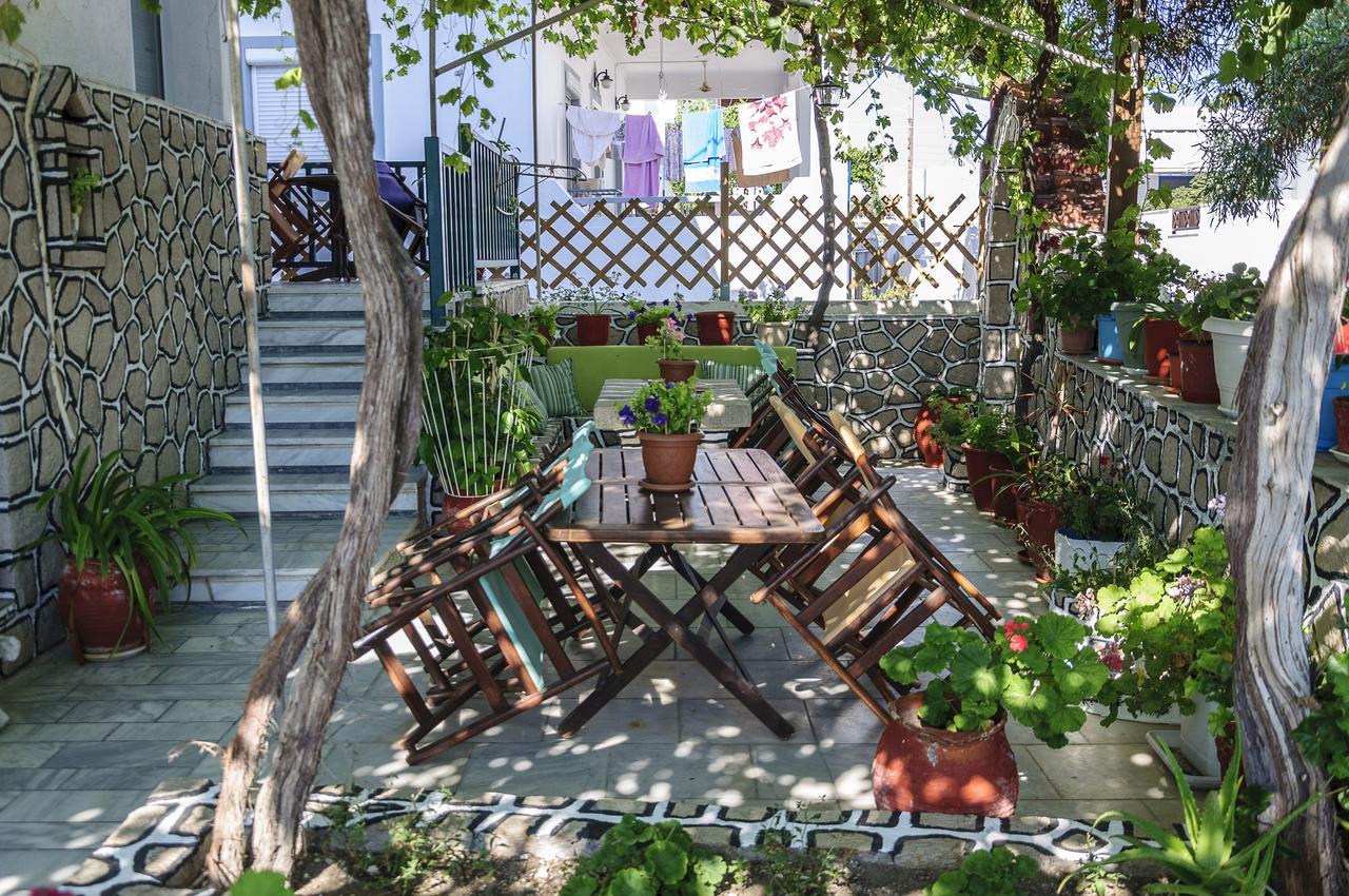 Aparthotel Christina Adamantas (Milos)