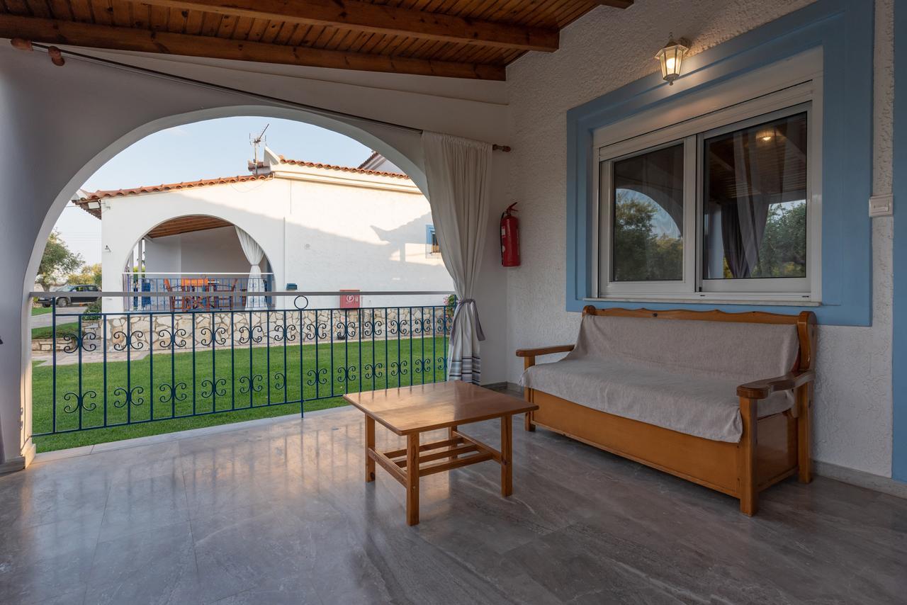 Tasos Koutsoubos Apartment *