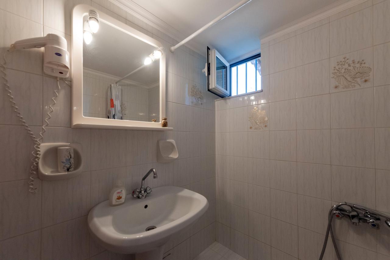 Tasos Koutsoubos Apartment *