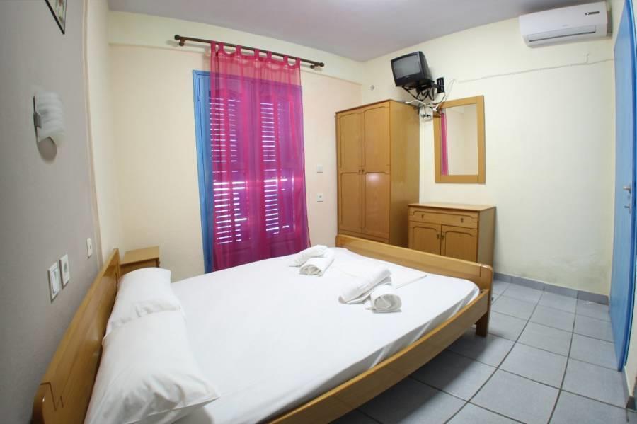 Flora Bed & Breakfast Porto Koufo
