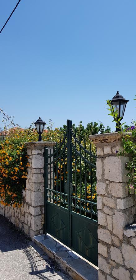 Trapezaki Villas * Trapezaki (Kefalonia)