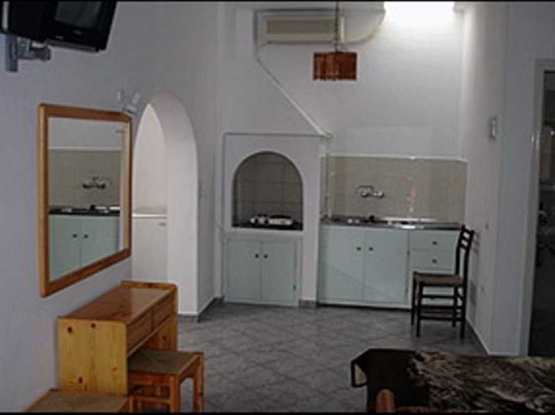 Hotel Vrissi 2*