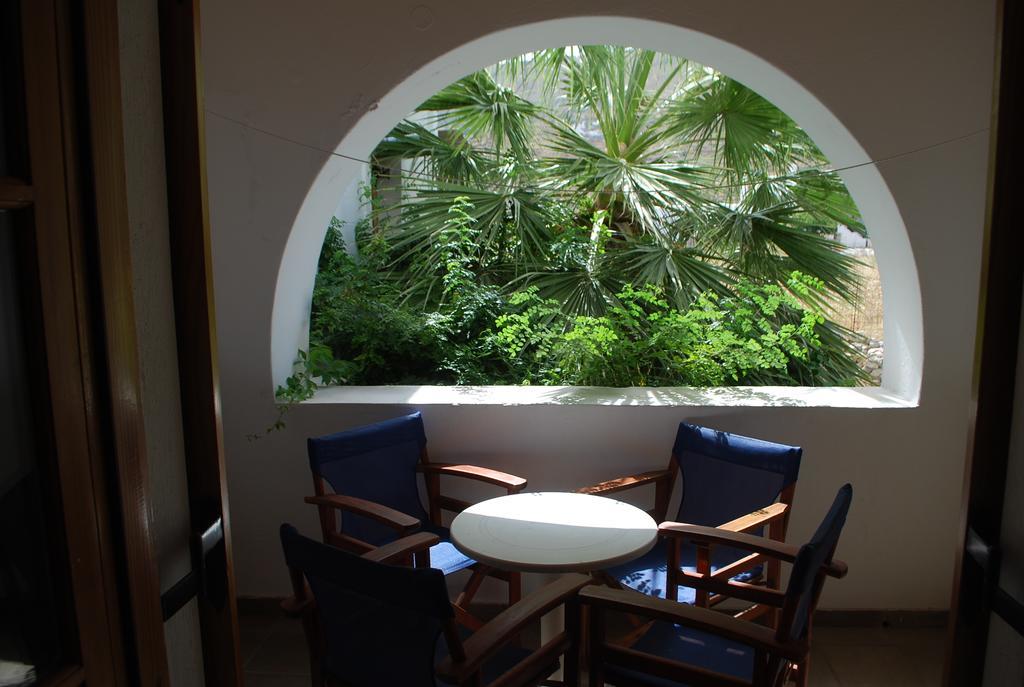 Aparthotel Siroco's And Parikia (Paros)