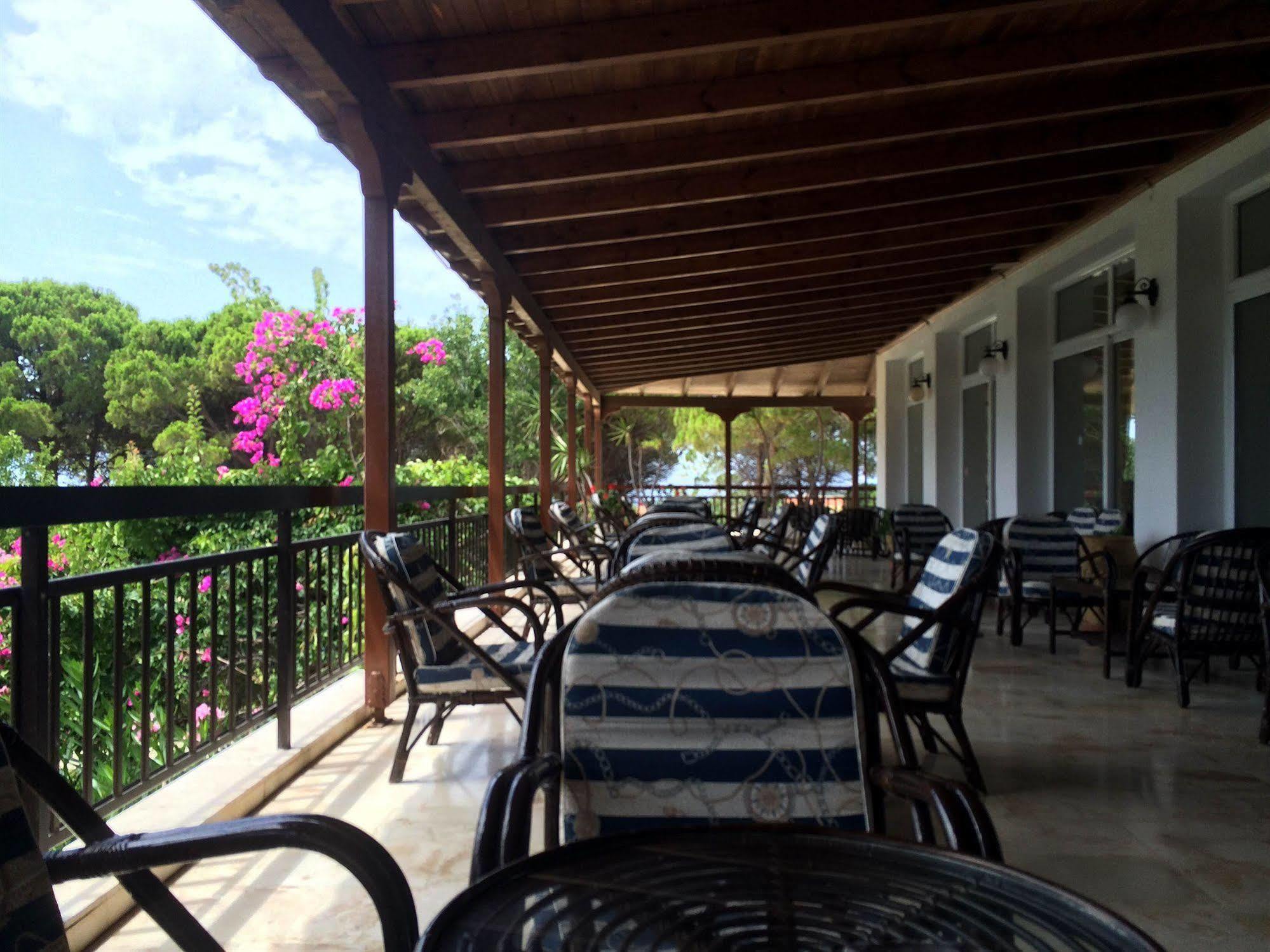 Hotel Irinna 3*
