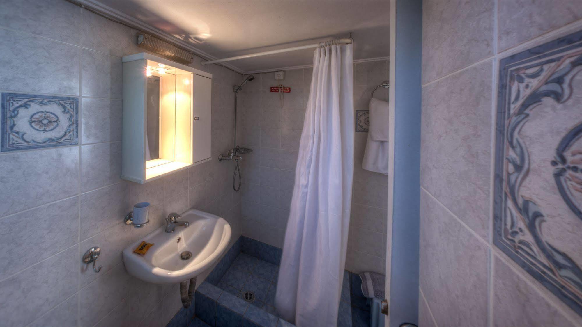 Aparthotel Zina 3*